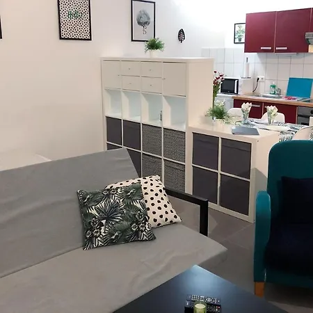 アパート Cozy With Terrace And Wifi